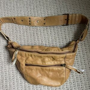 Free People Tan Leather Crossbodt